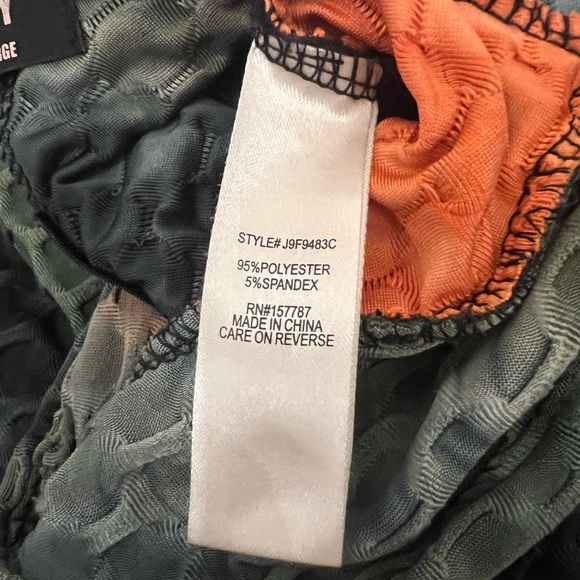 Vibrant Tie-Dye Leggings in Orange and Black - Picture 2 of 5